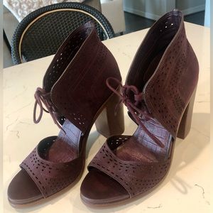 BEAUTIFUL GIANNI BINI LACE UP CHUNKY HEELS (Size 11)